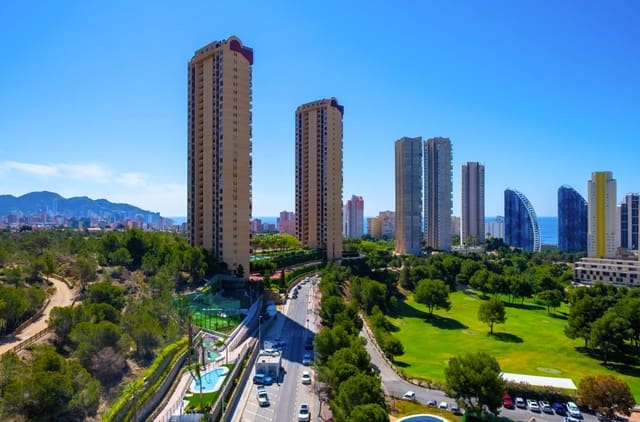 2 quarto Apartamento para arrendar em Via Parque, Benidorm com piscina garagem - 1 900 € (Ref: 9984076)