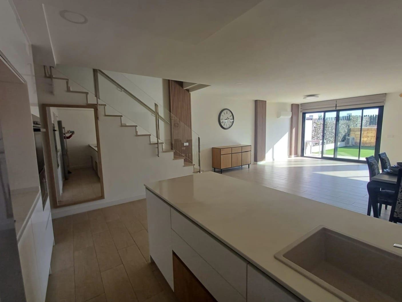 3 bedroom Apartment for rent in Finestrat with pool garage - € 2,650 (Ref: 9984077)