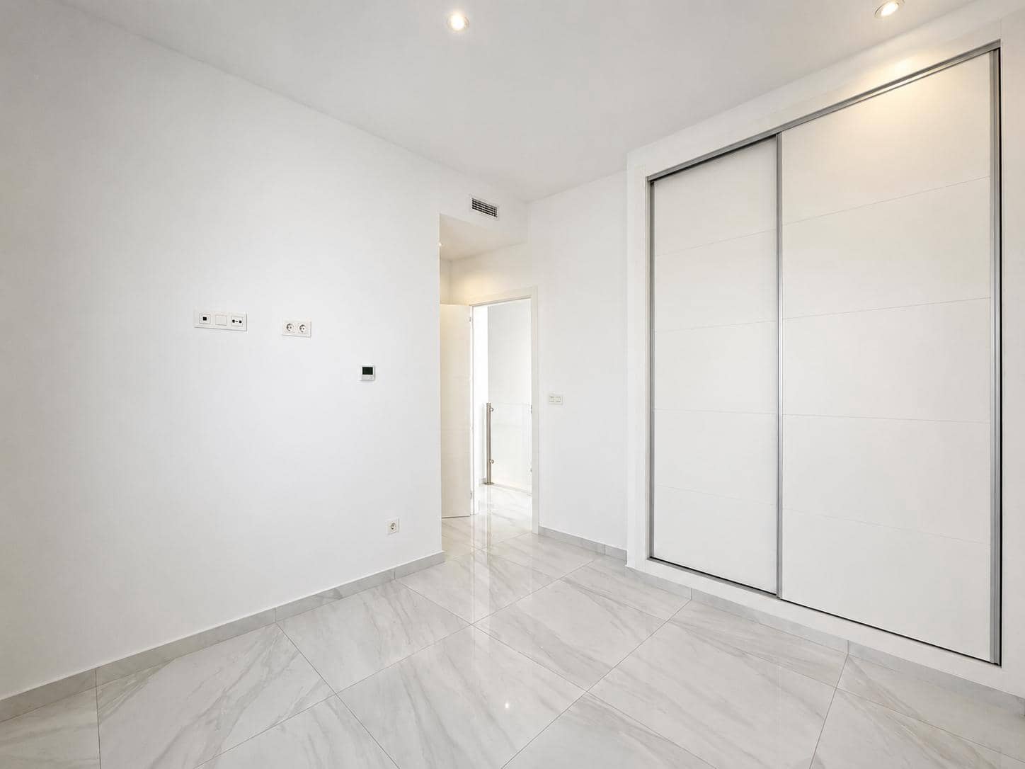 3 soverom Villa til salgs i Polop med svømmebasseng garasje - € 469 000 (Ref: 9985853)