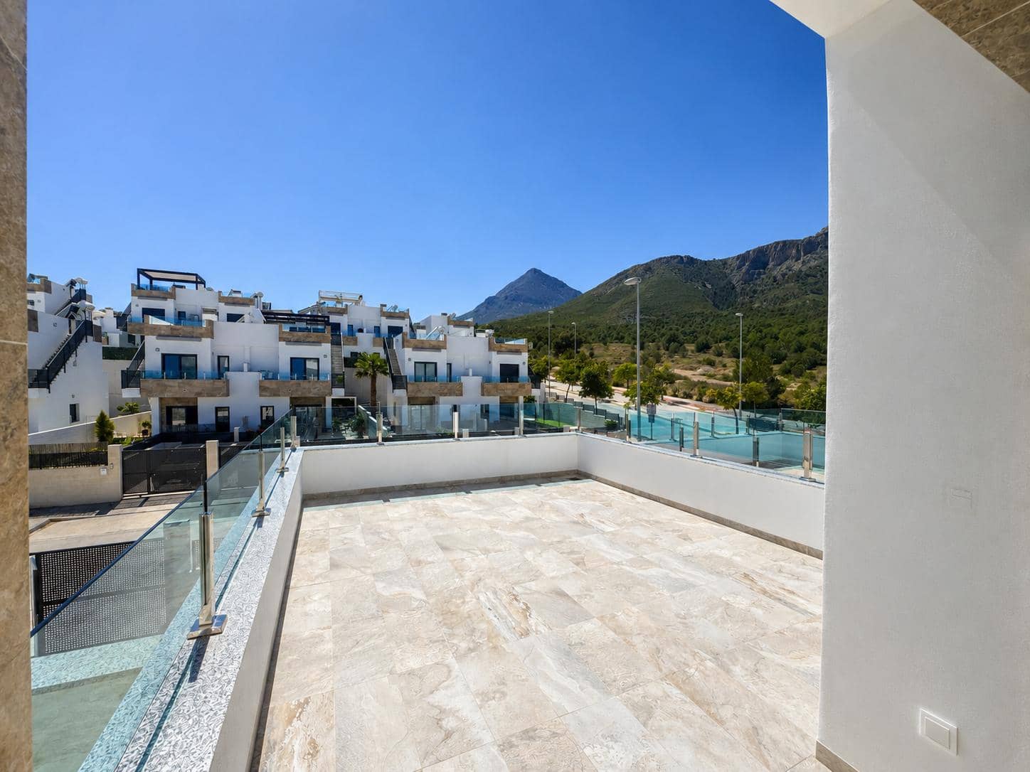 3 soverom Villa til salgs i Polop med svømmebasseng garasje - € 469 000 (Ref: 9985853)