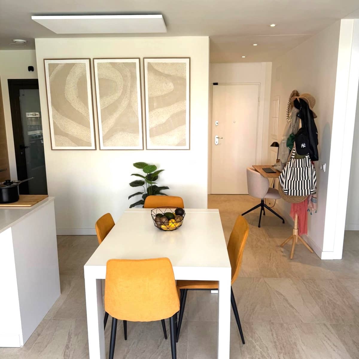 Appartement de 2 chambres à louer à Finestrat avec piscine garage - 1 800 € (Ref: 9992003)