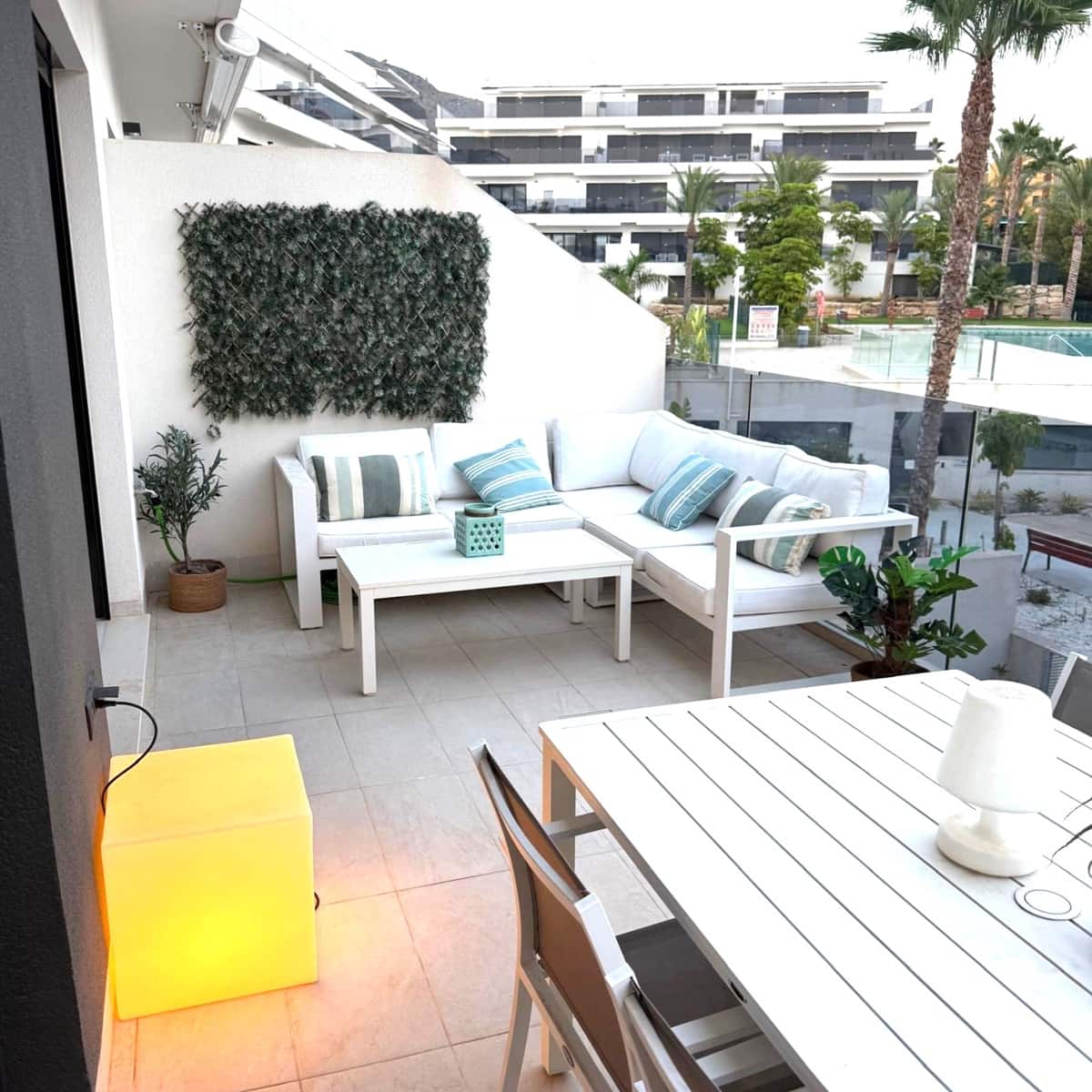 Appartement de 2 chambres à louer à Finestrat avec piscine garage - 1 800 € (Ref: 9992003)