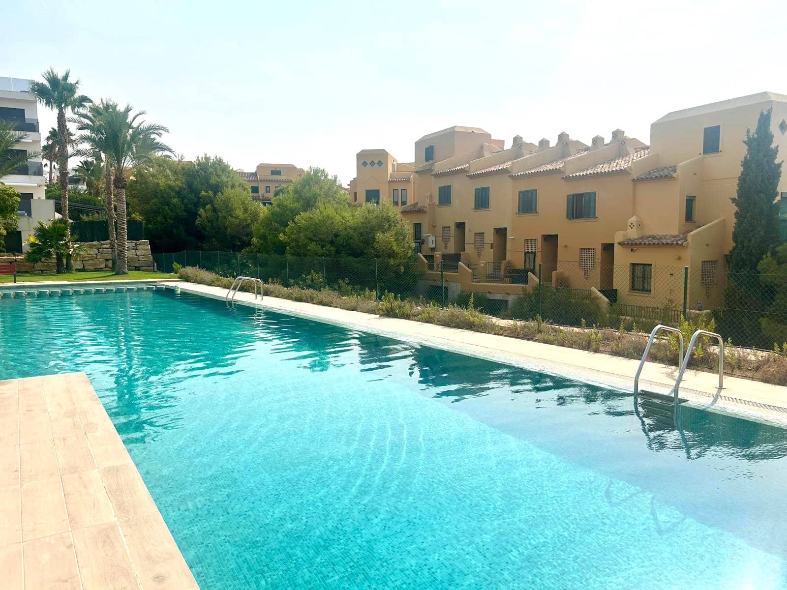 Appartement de 2 chambres à louer à Finestrat avec piscine garage - 1 800 € (Ref: 9992003)