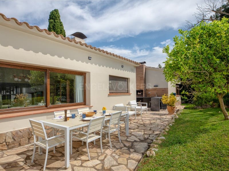 5 soveværelse Villa til salg i Santa Cristina d'Aro med garage - € 1.300.000 (Ref: 10006358)