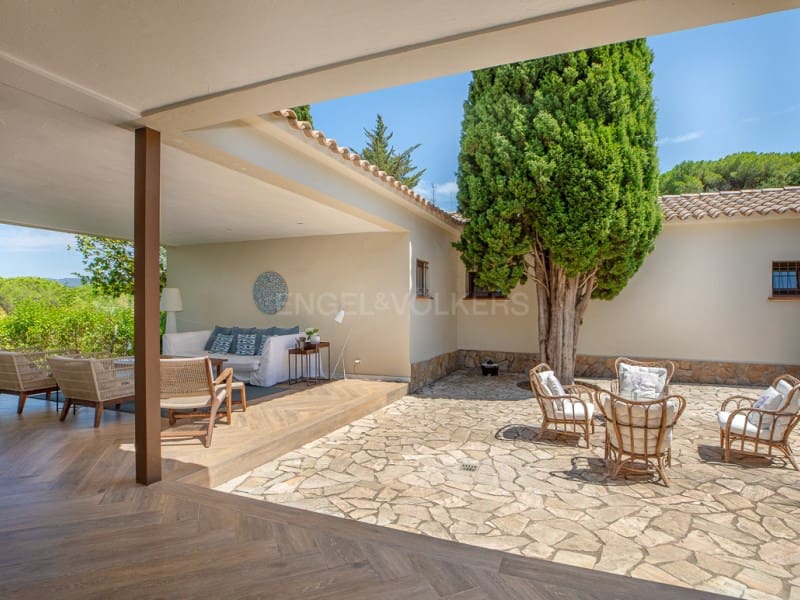 5 soveværelse Villa til salg i Santa Cristina d'Aro med garage - € 1.300.000 (Ref: 10006358)