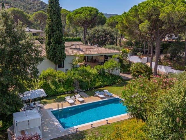 5 soveværelse Villa til salg i Santa Cristina d'Aro med garage - € 1.300.000 (Ref: 10006358)