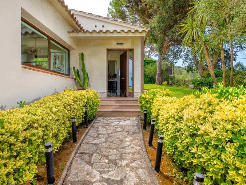 5 soveværelse Villa til salg i Santa Cristina d'Aro med garage - € 1.300.000 (Ref: 10006358)