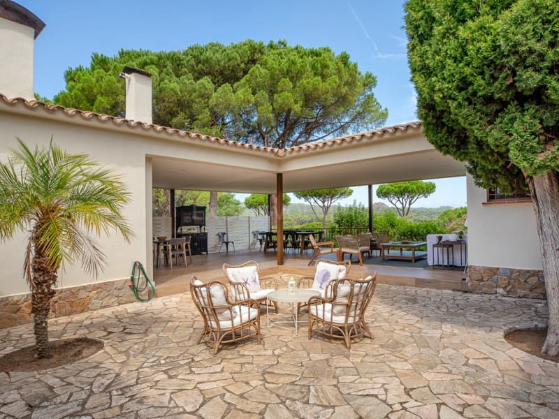 5 soveværelse Villa til salg i Santa Cristina d'Aro med garage - € 1.300.000 (Ref: 10006358)