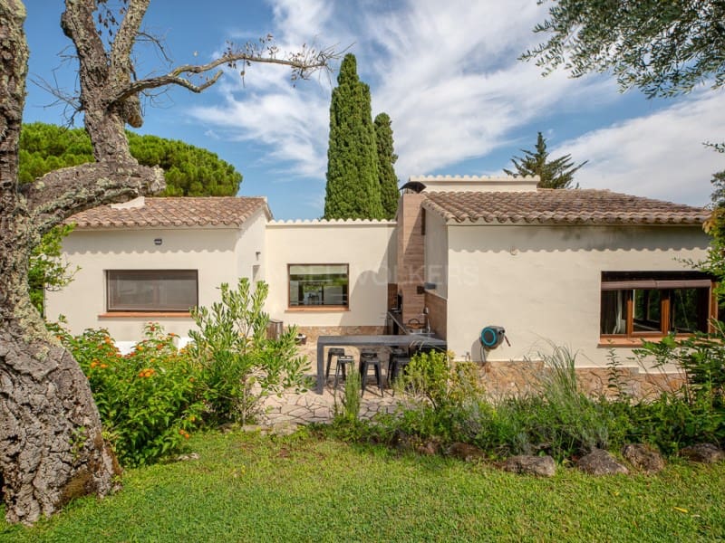 5 soveværelse Villa til salg i Santa Cristina d'Aro med garage - € 1.300.000 (Ref: 10006358)
