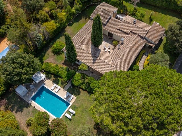 5 soveværelse Villa til salg i Santa Cristina d'Aro med garage - € 1.300.000 (Ref: 10006358)