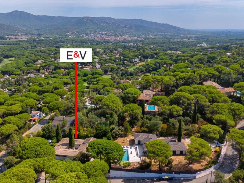 5 soveværelse Villa til salg i Santa Cristina d'Aro med garage - € 1.300.000 (Ref: 10006358)