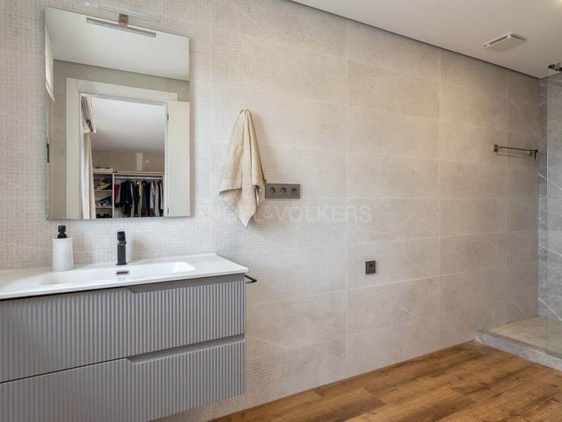 4 bedroom Villa for sale in Santa Cristina d'Aro - € 965,000 (Ref: 10027021)
