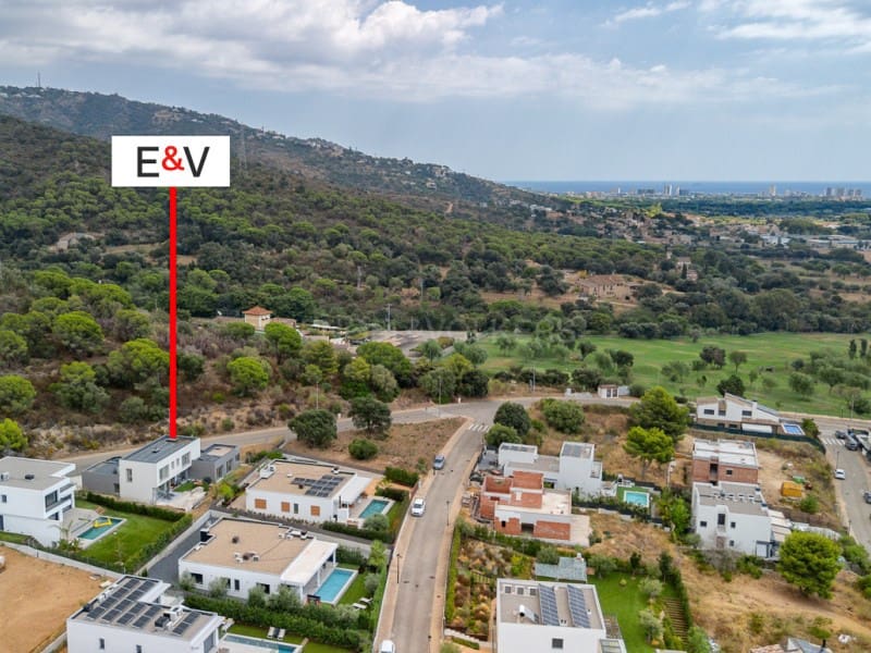 4 bedroom Villa for sale in Santa Cristina d'Aro - € 965,000 (Ref: 10027021)