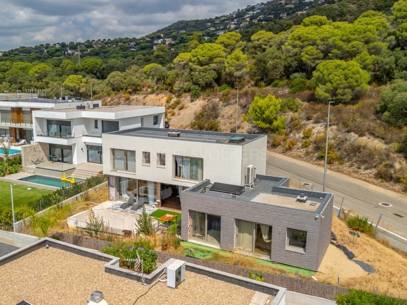 4 bedroom Villa for sale in Santa Cristina d'Aro - € 965,000 (Ref: 10027021)