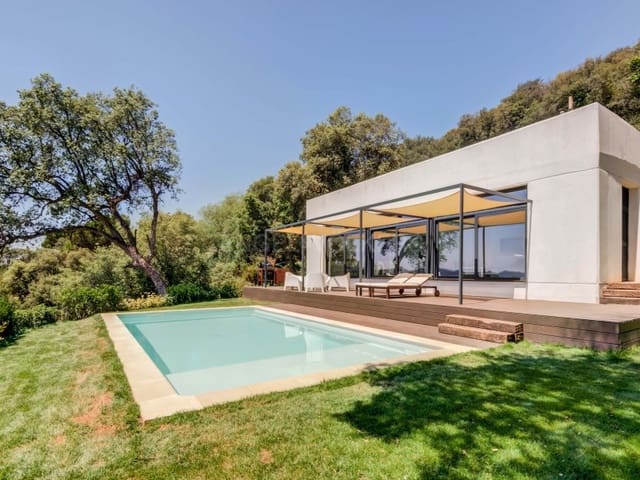 3 chambre Villa/Maison à vendre à Santa Cristina d'Aro avec piscine garage - 495 000 € (Ref: 10027022)