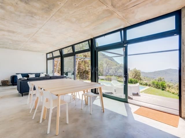 3 chambre Villa/Maison à vendre à Santa Cristina d'Aro avec piscine garage - 495 000 € (Ref: 10027022)