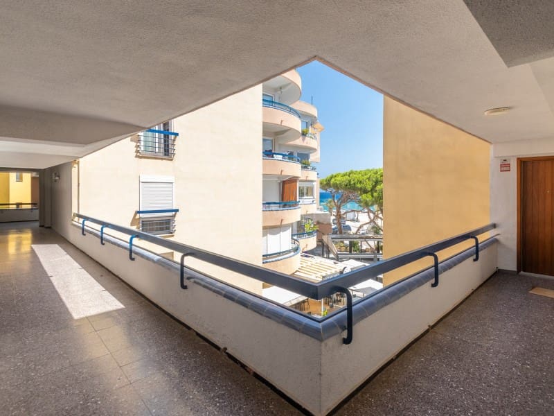 2 bedroom Apartment for sale in Platja d'Aro - € 230,000 (Ref: 10031707)