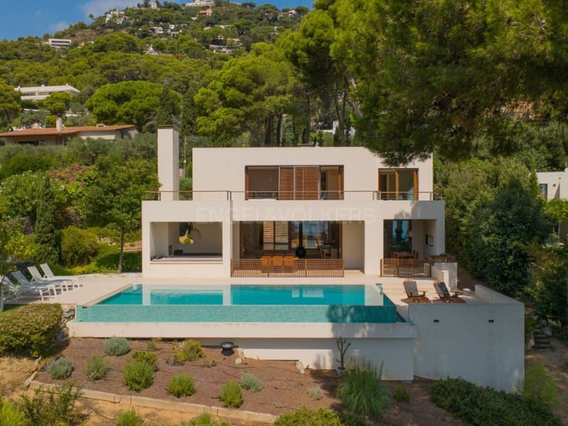 5 bedroom Villa for sale in Begur with pool garage - € 3,490,000 (Ref: 10035109)