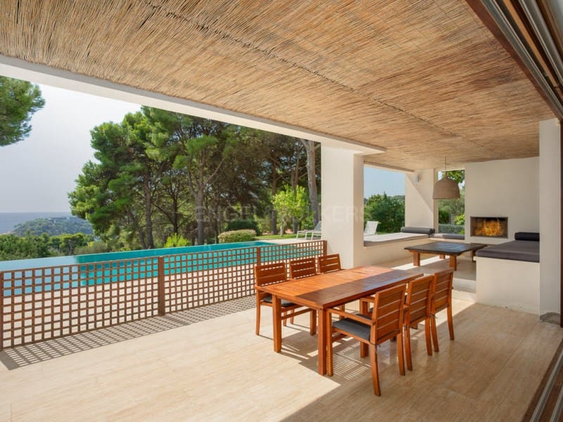 5 bedroom Villa for sale in Begur with pool garage - € 3,490,000 (Ref: 10035109)