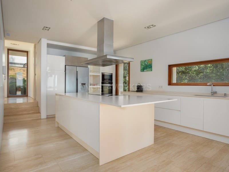 5 bedroom Villa for sale in Begur with pool garage - € 3,490,000 (Ref: 10035109)