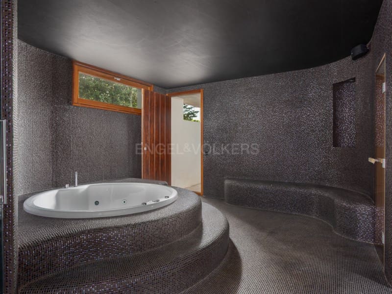 5 bedroom Villa for sale in Begur with pool garage - € 3,490,000 (Ref: 10035109)