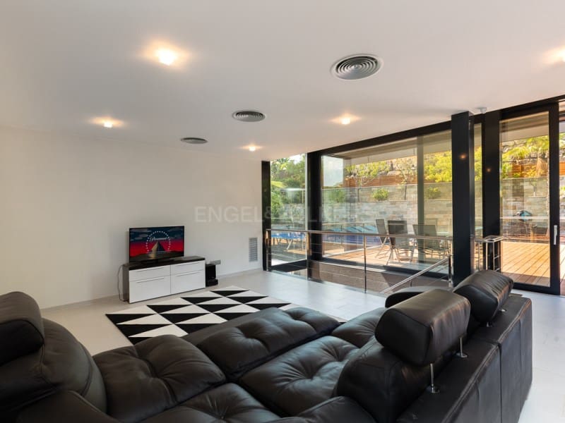 5 chambre Villa/Maison à vendre à Blanes avec piscine garage - 1 300 000 € (Ref: 10061710)