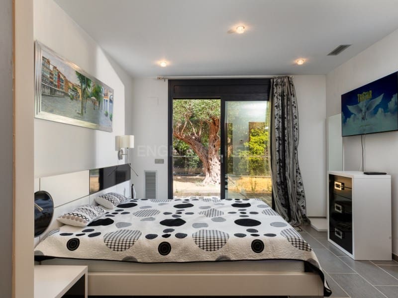 5 chambre Villa/Maison à vendre à Blanes avec piscine garage - 1 300 000 € (Ref: 10061710)