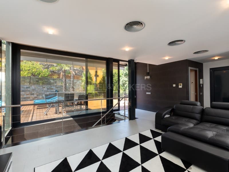 5 chambre Villa/Maison à vendre à Blanes avec piscine garage - 1 300 000 € (Ref: 10061710)