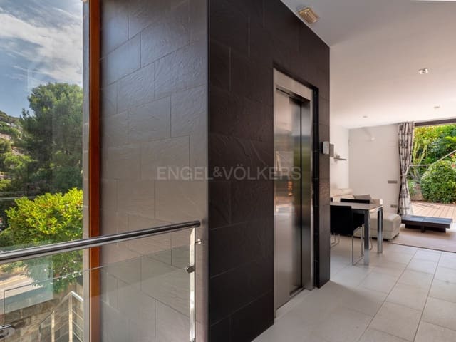 5 chambre Villa/Maison à vendre à Blanes avec piscine garage - 1 300 000 € (Ref: 10061710)