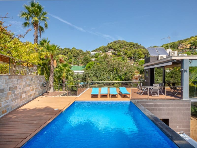 5 chambre Villa/Maison à vendre à Blanes avec piscine garage - 1 300 000 € (Ref: 10061710)