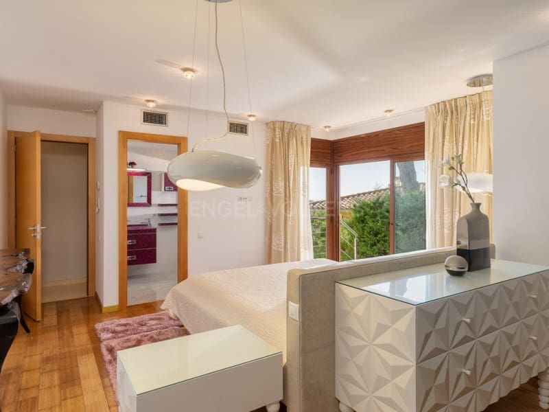 4 soverom Villa til salgs i Lloret de Mar med svømmebasseng - € 1 390 000 (Ref: 10070754)
