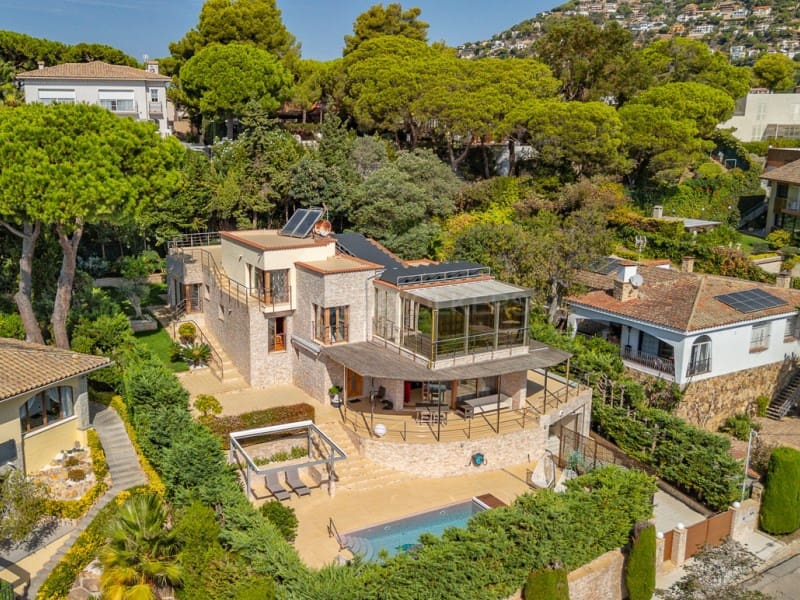 4 soverom Villa til salgs i Lloret de Mar med svømmebasseng - € 1 390 000 (Ref: 10070754)