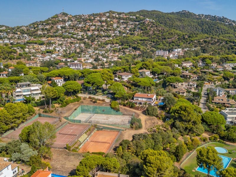 4 soverom Villa til salgs i Lloret de Mar med svømmebasseng - € 1 390 000 (Ref: 10070754)