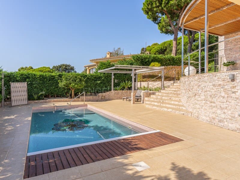 4 soverom Villa til salgs i Lloret de Mar med svømmebasseng - € 1 390 000 (Ref: 10070754)