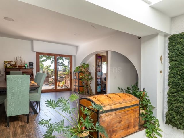 4 soverom Villa til salgs i Roca Grossa, Lloret de Mar med svømmebasseng - € 895 000 (Ref: 10075497)