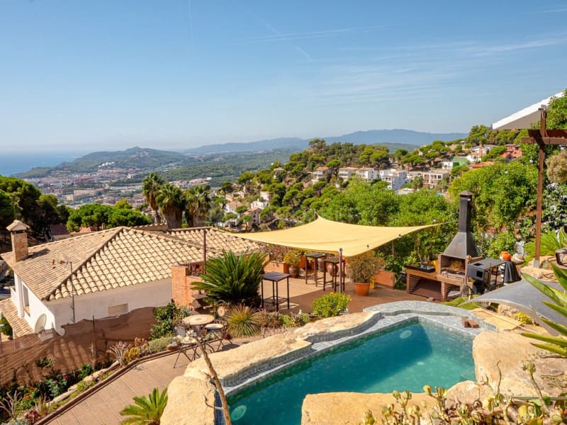 4 soverom Villa til salgs i Lloret de Mar med svømmebasseng - € 895 000 (Ref: 10075497)