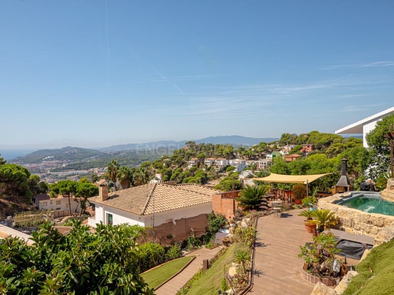 4 soverom Villa til salgs i Lloret de Mar med svømmebasseng - € 895 000 (Ref: 10075497)