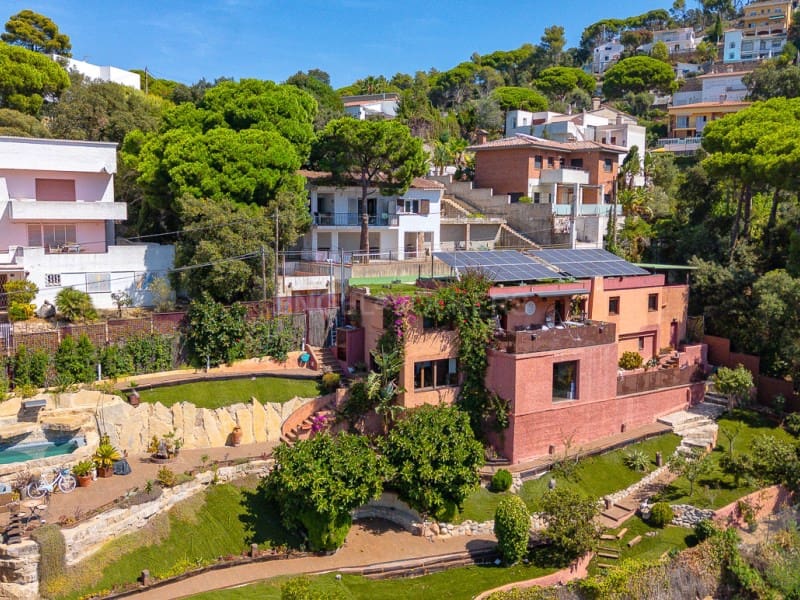 4 soverom Villa til salgs i Lloret de Mar med svømmebasseng - € 895 000 (Ref: 10075497)