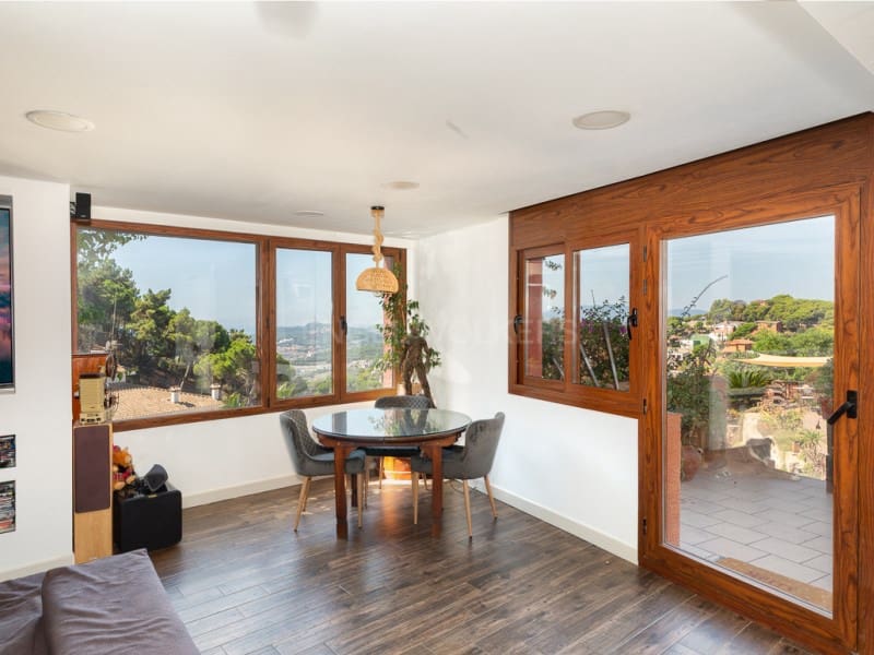 4 soverom Villa til salgs i Lloret de Mar med svømmebasseng - € 895 000 (Ref: 10075497)
