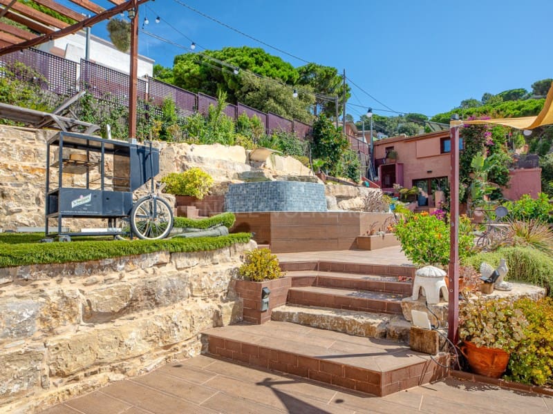 4 soverom Villa til salgs i Lloret de Mar med svømmebasseng - € 895 000 (Ref: 10075497)
