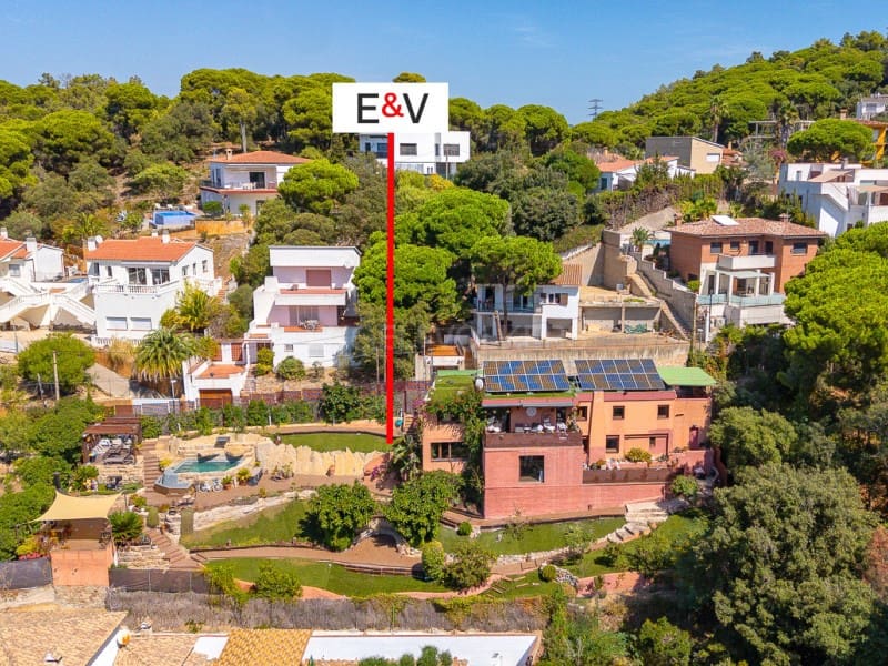 4 soverom Villa til salgs i Lloret de Mar med svømmebasseng - € 895 000 (Ref: 10075497)