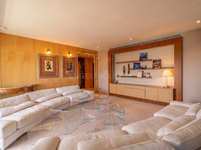 3 sypialnia Penthouse na sprzedaż w Lloret de Mar z garażem - 1 350 000 € (Ref: 10078194)