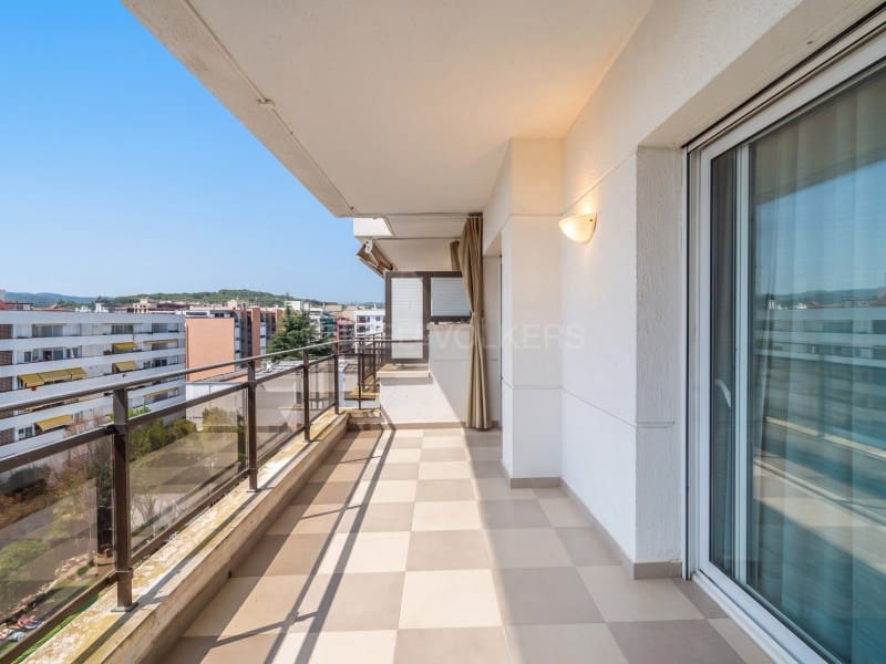 3 sypialnia Penthouse na sprzedaż w Lloret de Mar z garażem - 1 350 000 € (Ref: 10078194)