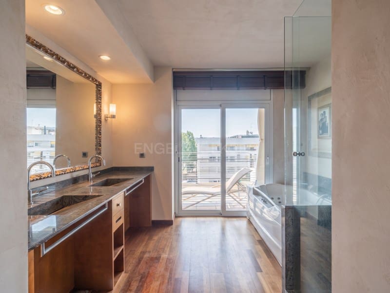 3 sypialnia Penthouse na sprzedaż w Lloret de Mar z garażem - 1 350 000 € (Ref: 10078194)