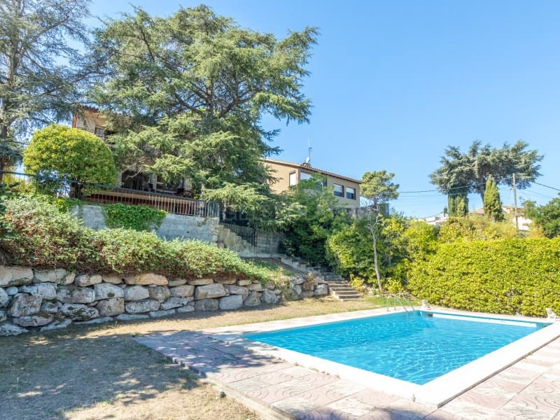 5 sovrum Villa till salu i Lloret de Mar med pool garage - 415 000 € (Ref: 10094403)