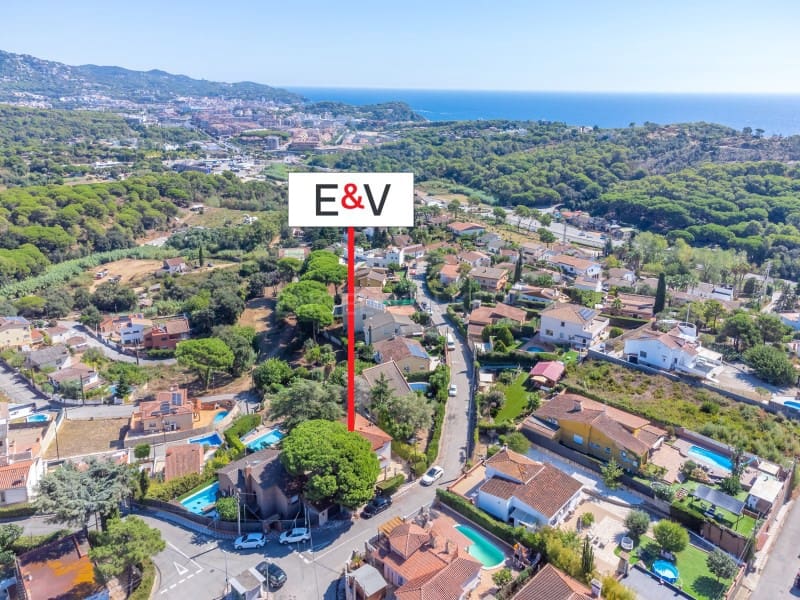 5 sovrum Villa till salu i Lloret de Mar med pool garage - 415 000 € (Ref: 10094403)