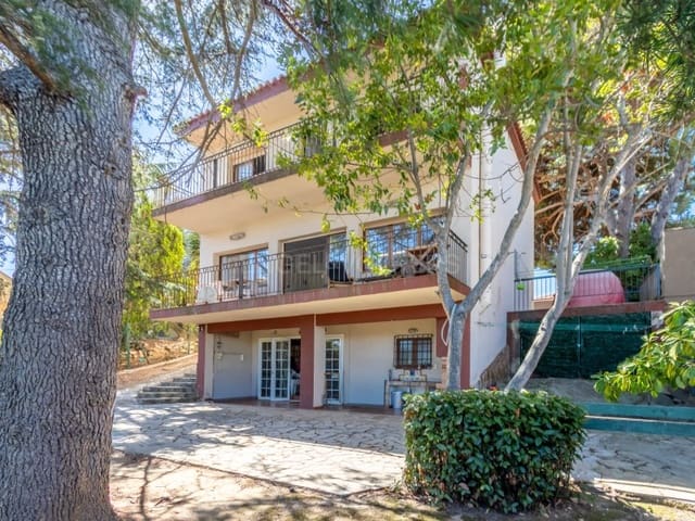 5 sovrum Villa till salu i Santa Clotilde, Lloret de Mar med pool garage - 415 000 € (Ref: 10094403)