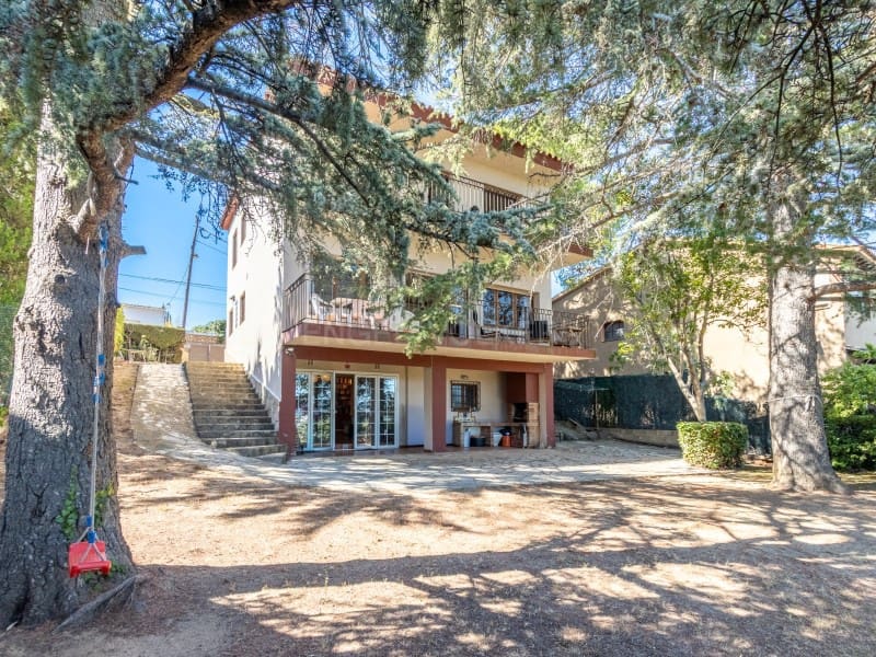 5 sovrum Villa till salu i Lloret de Mar med pool garage - 415 000 € (Ref: 10094403)