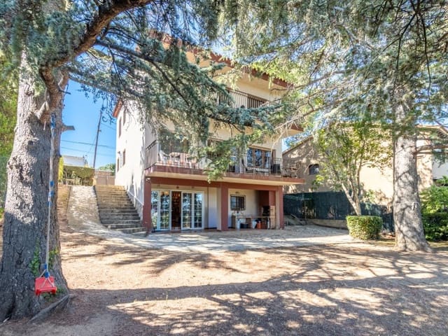 5 sovrum Villa till salu i Santa Clotilde, Lloret de Mar med pool garage - 415 000 € (Ref: 10094403)