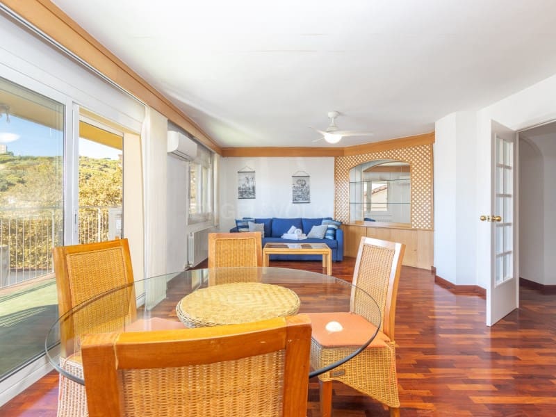 2 soveværelse Lejlighed til salg i S'Agaro med swimmingpool garage - € 425.000 (Ref: 10102227)